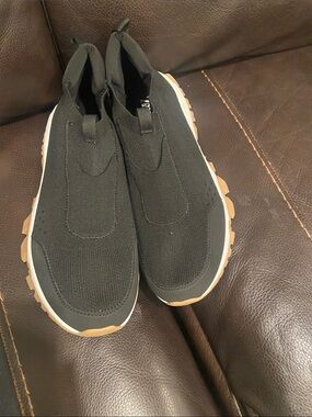 Zara Black Slip-On Knit Sneakers with Gum Outsole